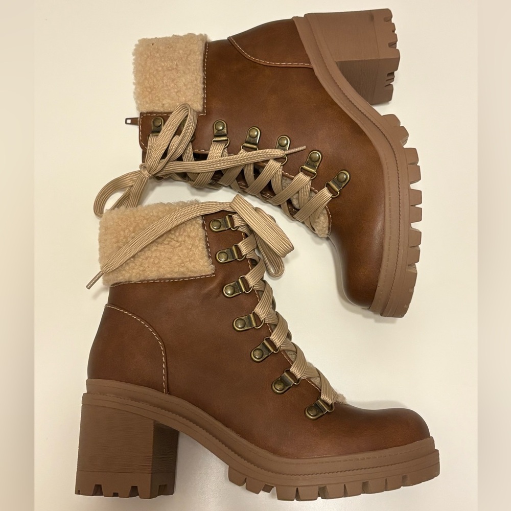 Tami Brown Fleece Lace Up Booties - Picture 4 of 5